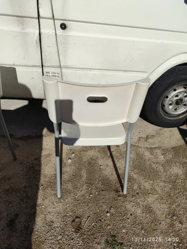 4 Sillas Cocina Metal y Plástico