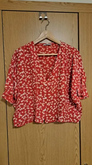 Blusa corta estampada flores