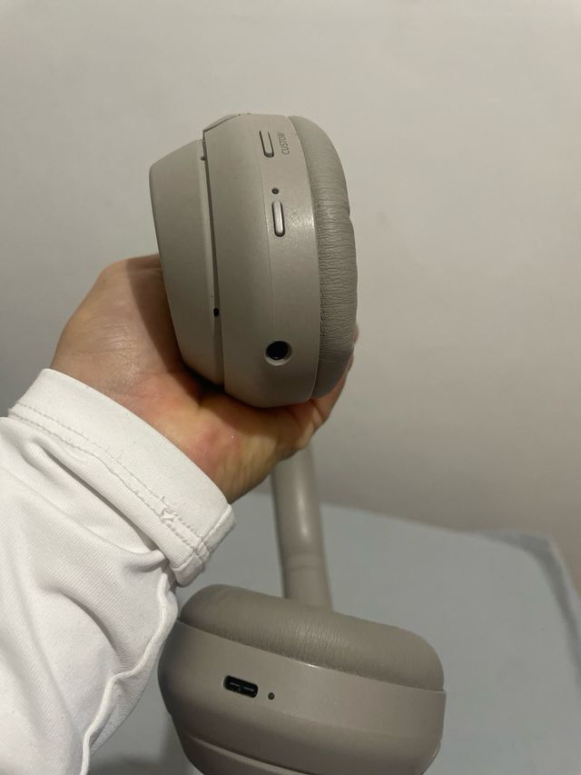 Auriculares Sony Beige