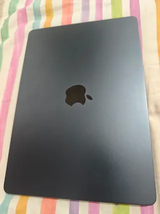 MacBook Air M3 2024 16GB 256GB Medianoche