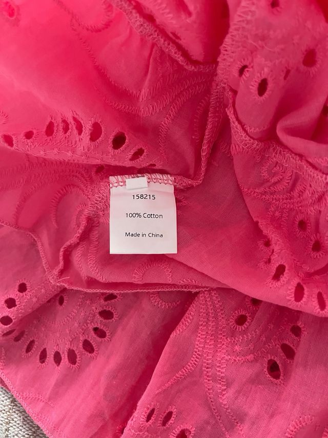 Vestido rosa con bordados