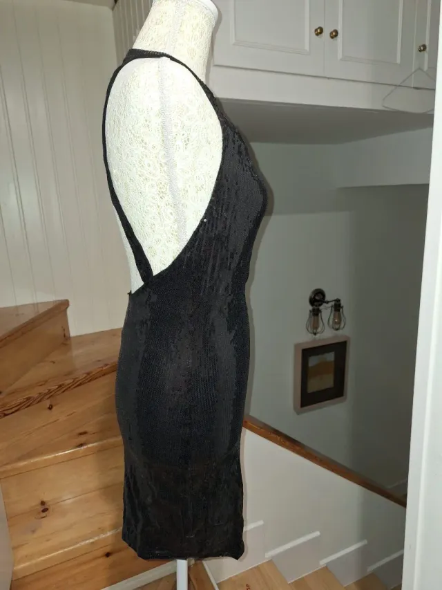 Vestido lentejuelas tirantes espalda descubierta