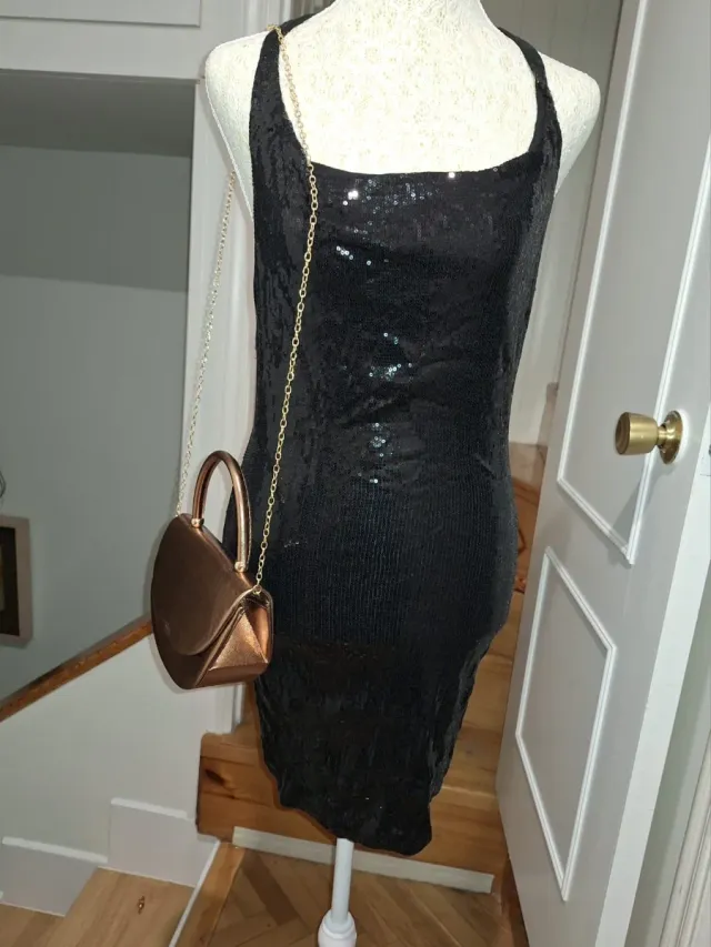 Vestido lentejuelas tirantes espalda descubierta