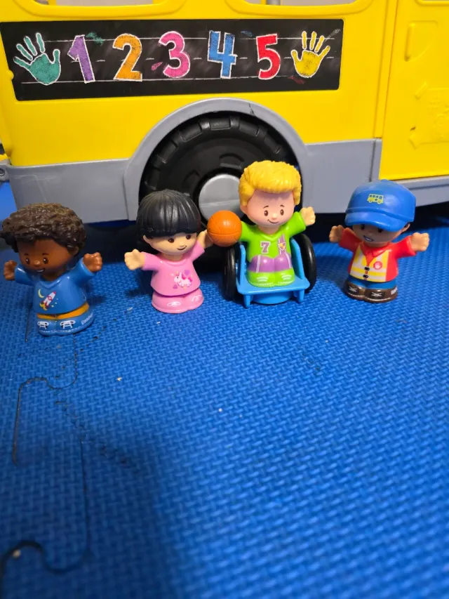 Autobús Fisher Price con figuras