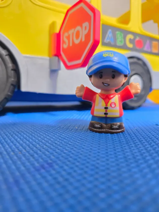 Autobús Fisher Price con figuras