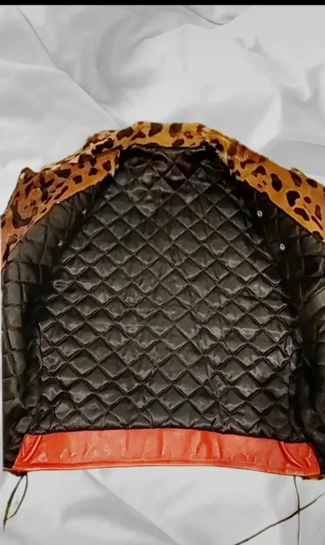 Chaleco motero de piel