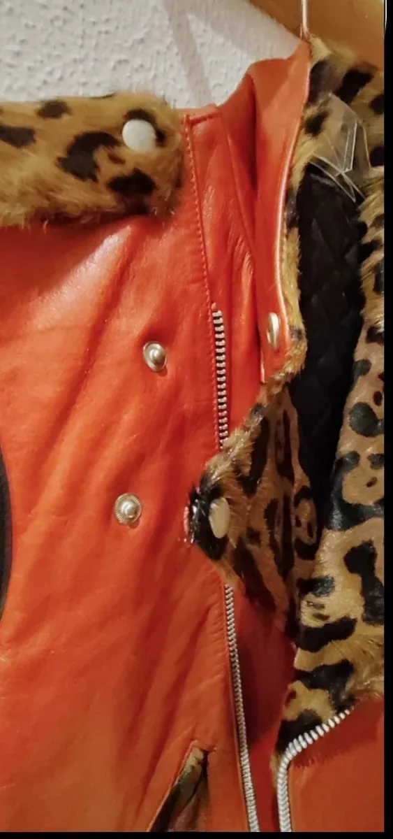 Chaleco motero de piel