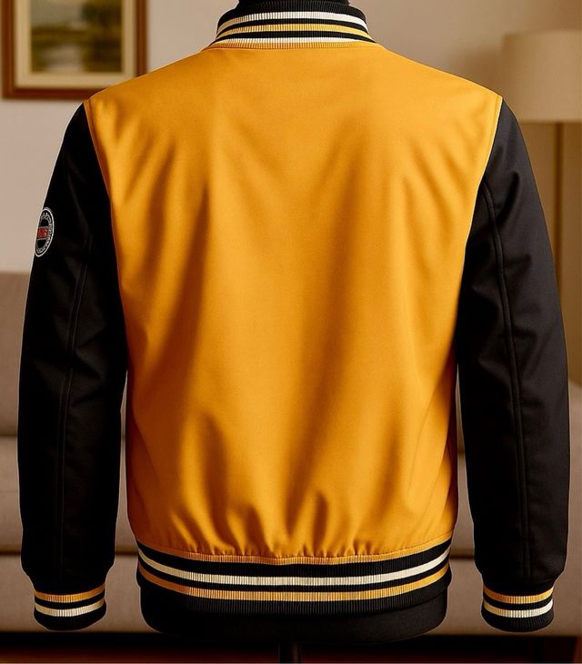 Giubbino sportivo e trendy stile college