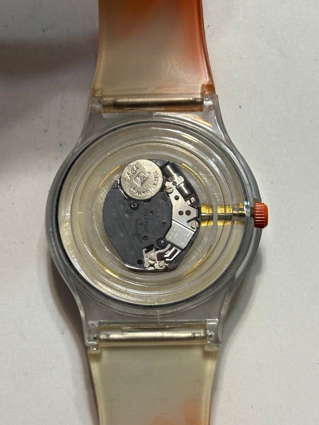 Reloj Swatch Vintage Beige y Naranja