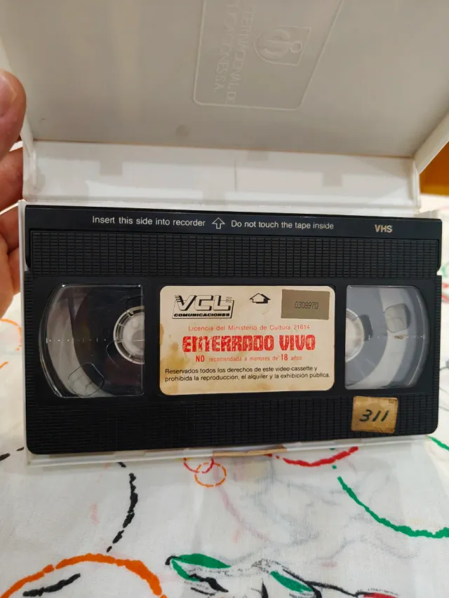 VHS Enterrado Vivo (Mortuary) Terror