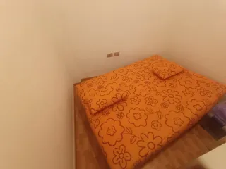 Oportunidad por traslado Sofá cama naranja