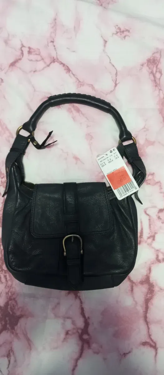 Bolso de piel negro, nuevo.