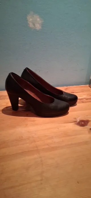 Zapatos salon de tacón negros clásicos