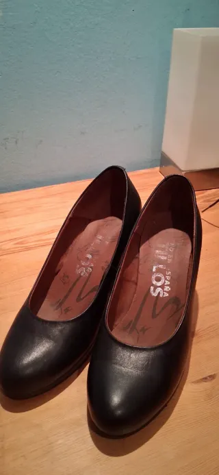 Zapatos salon de tacón negros clásicos