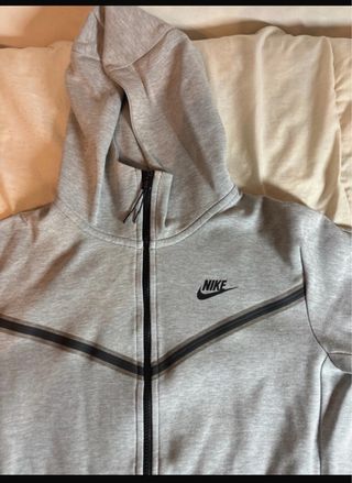 Sudadera Nike tech