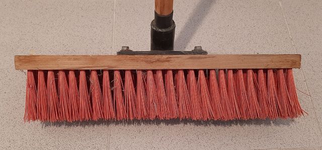 CEPILLO ESCOBÓN CON PALO