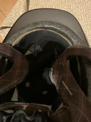 Casco de equitación marrón