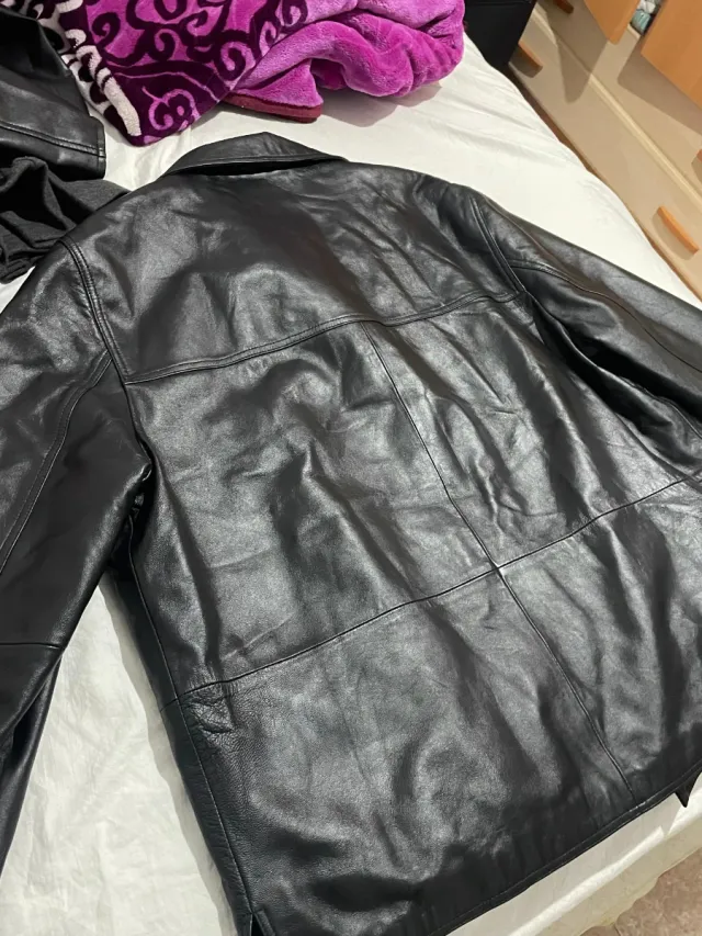 Chaqueta de cuero negra