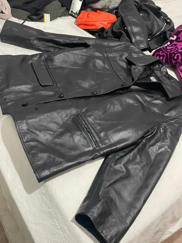 Chaqueta de cuero negra