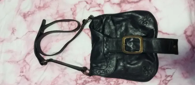 Bolso de piel negro