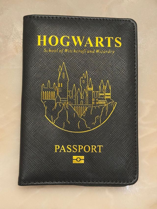 Funda Pasaporte Harry Potter Hogwarts Negra