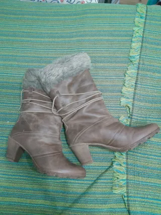 Botas marrones con pelo