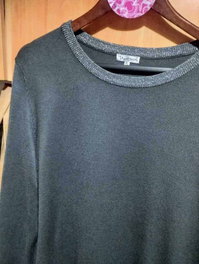 Jersey caqui con brillos