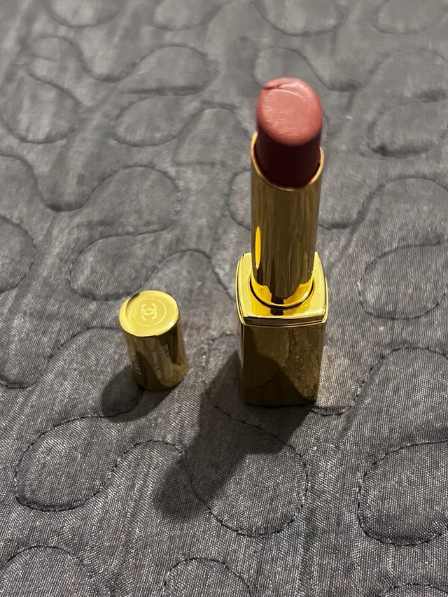 Lote YSL: Perfume, Labiales y Sombras +regala bols