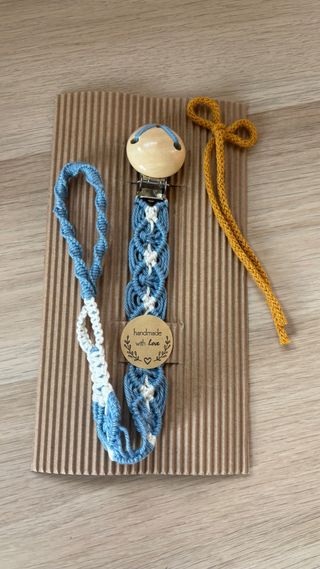 Laccio porta ciuccio fatto a mano