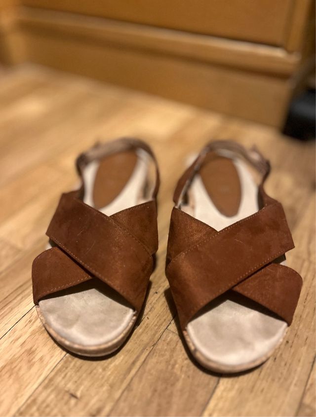 Sandalias marrones talla 38 color camel