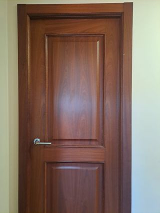 Lote 7 puertas interiores madera sapelly en Cangas