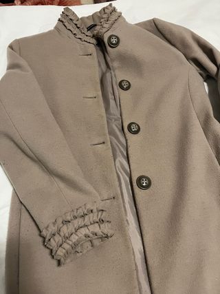 Cappotto beige con rouches