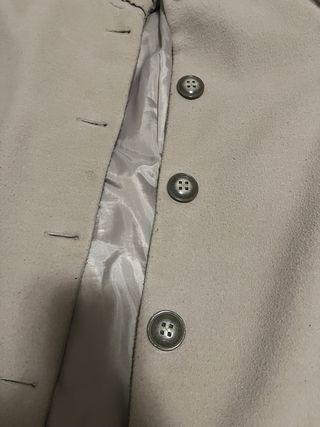 Cappotto beige con rouches