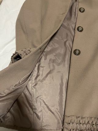 Cappotto beige con rouches