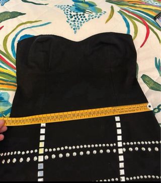 Abito corto nero con borchie