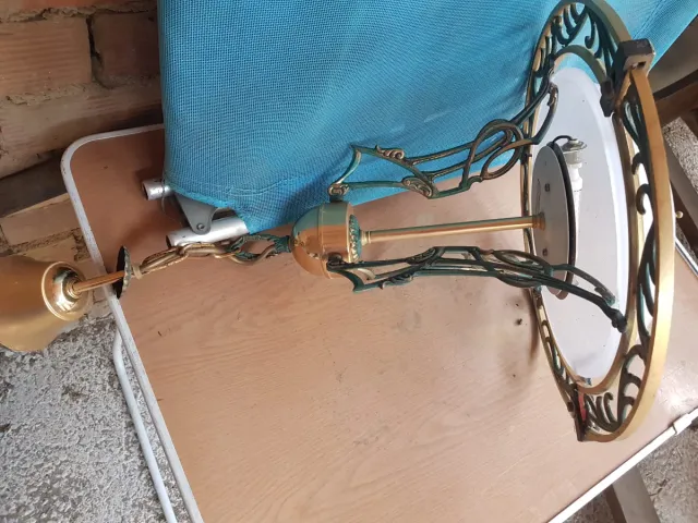 Lampada da soffitto dorata e verde