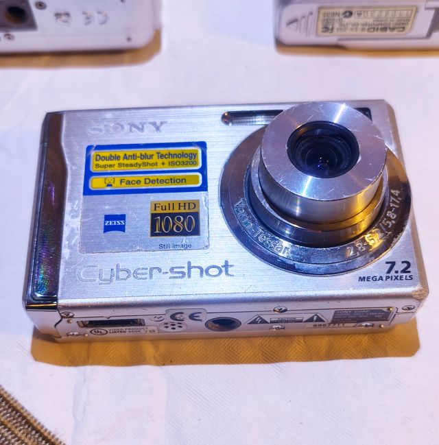 Sony Cyber-Shot DSC-W80 + 2 Cámaras Regalo