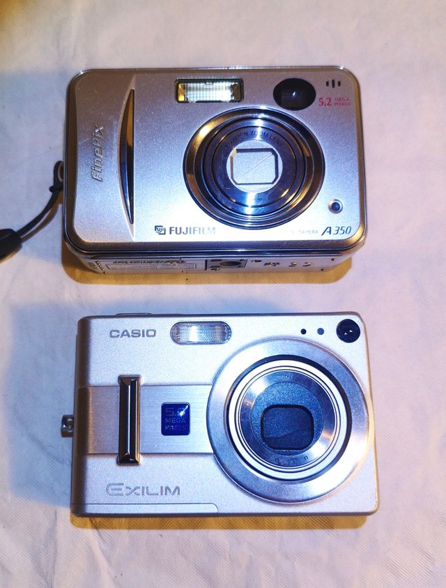 Sony Cyber-Shot DSC-W80 + 2 Cámaras Regalo