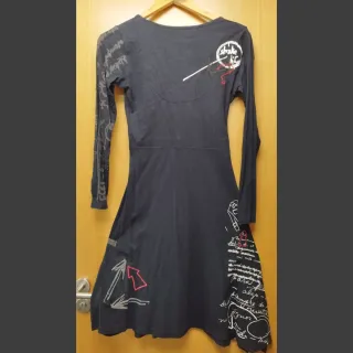 Vestido negro desigual talla S