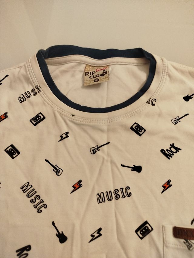 Camiseta Rock Music Estampada Roja