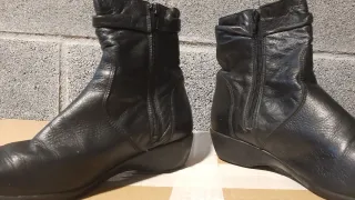 Botines negros de piel con cuña