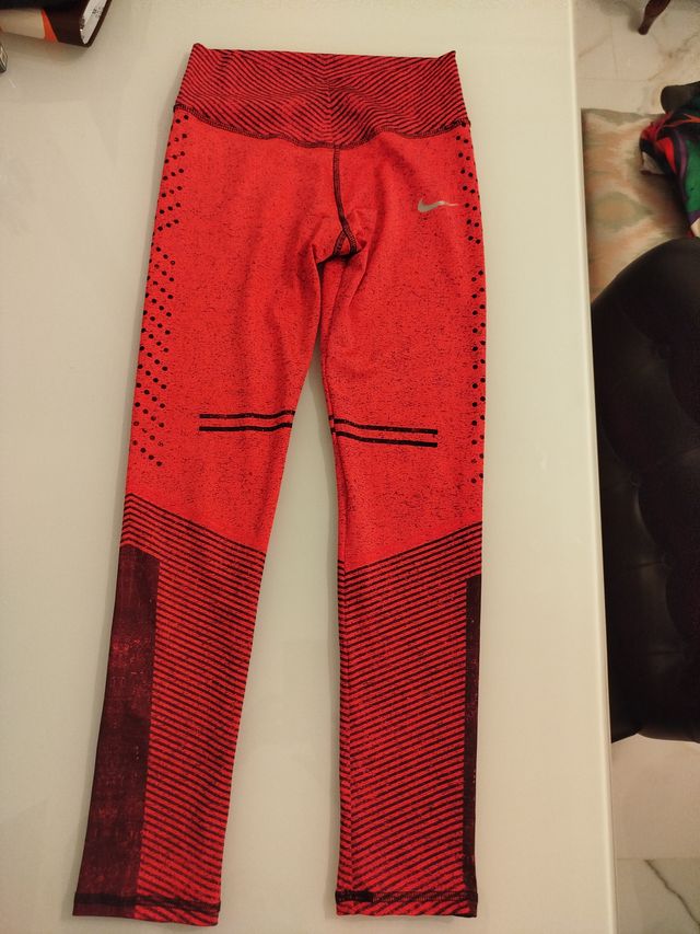 Pantalón deportivo Nike rojo