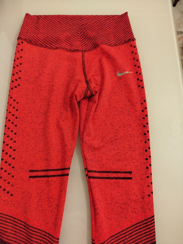 Pantalón deportivo Nike rojo