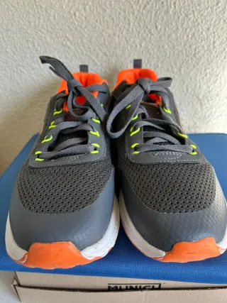 Zapatillas Skechers Gris y Naranja