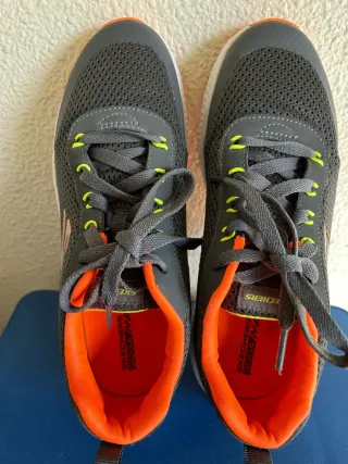 Zapatillas Skechers Gris y Naranja