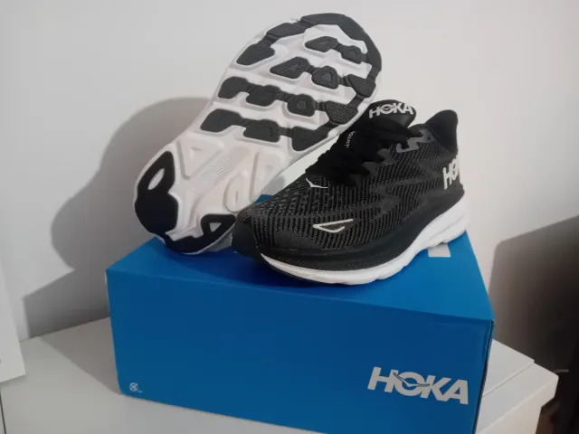 Zapatillas Hoka unisex Negras/Blancas Talla 39y42