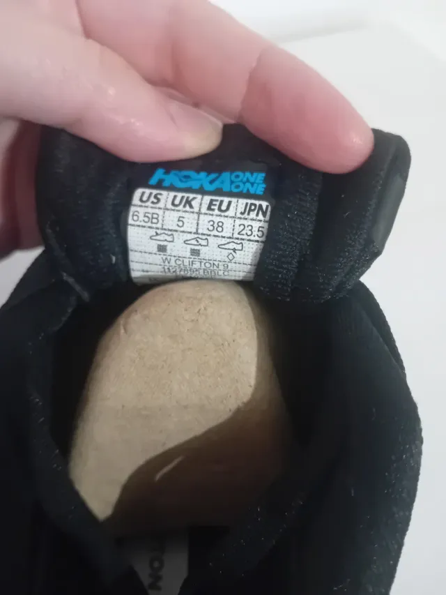 Zapatillas Hoka unisex Negras/Blancas Talla 39y42