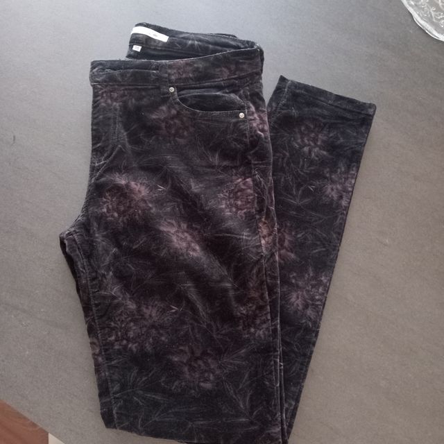 Pantalón terciopelo estampado T.38