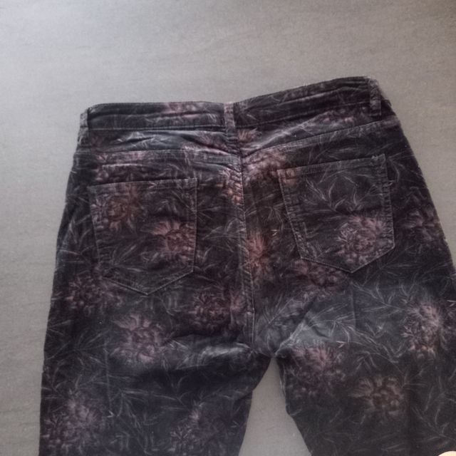 Pantalón terciopelo estampado T.38