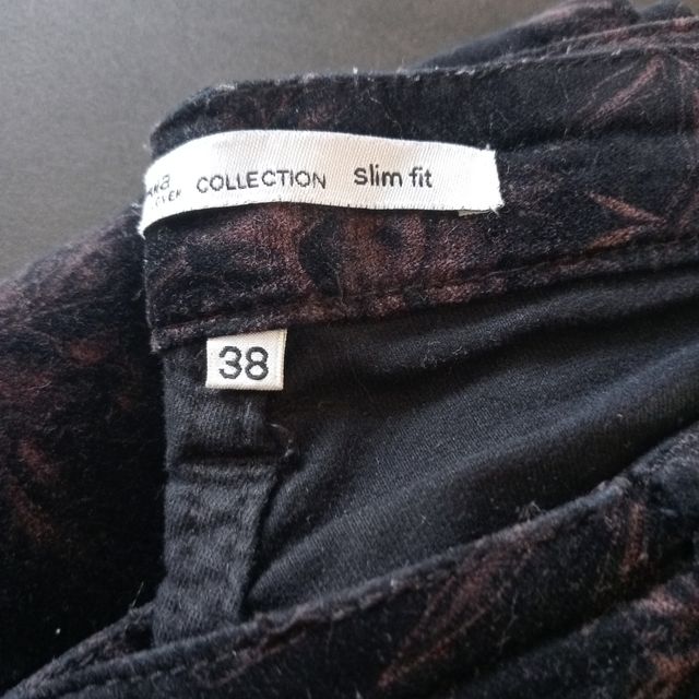 Pantalón terciopelo estampado T.38